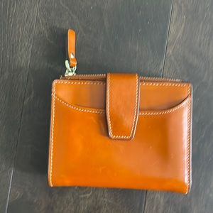 Vintage leather wallet with zippered change purse. Unbranded